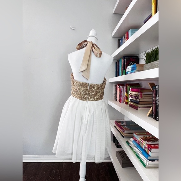 Camille de Vie Gold and White halter short Homecoming or Sweet 16 size 13/14 - Picture 6 of 12